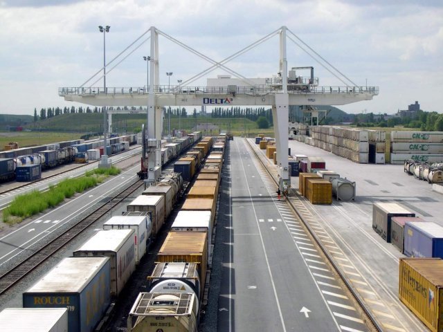 Transfesa Logistics expands freight traffic with Europe with a new connection in Dourges (France)